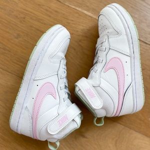Nike kids court borough mid, size 13